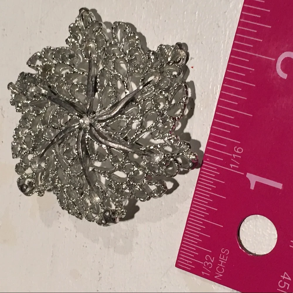 Vintage Gerry's Silver Tone Flower Brooch